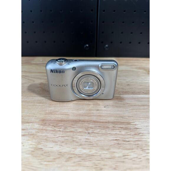 NIKON COOLPIX A10 16.1MP Digital Camera 5X Wide Optical Zoom - Silver - Picture 1 of 7